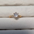 Circle center stone ring