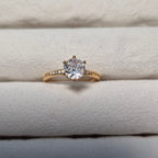 Circle center stone ring