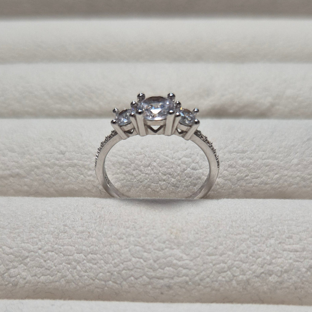 Triple stone ring